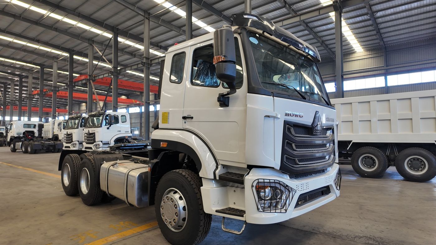 Real photo · HOWO NX 6x4 tractor truck, current vehicle photo